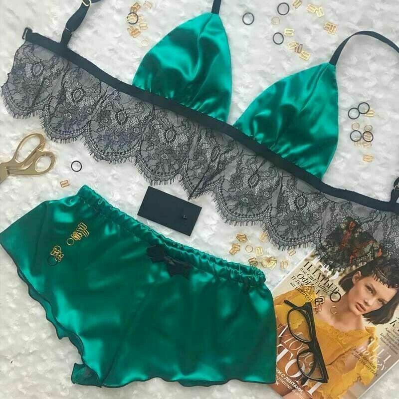 ’Aura’ Lace Satin 2 piece PJ set