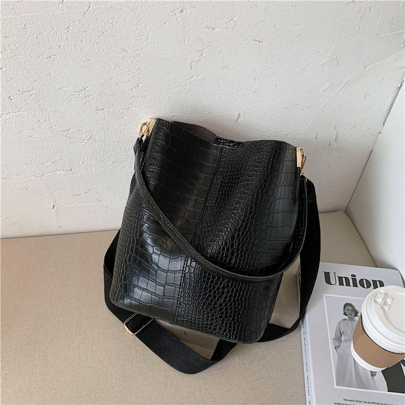 ‘Quartz’ Vintage Crocodile Crossbody bucket Bag