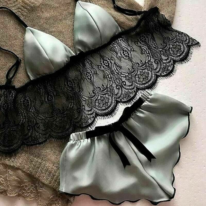 ’Aura’ Lace Satin 2 piece PJ set