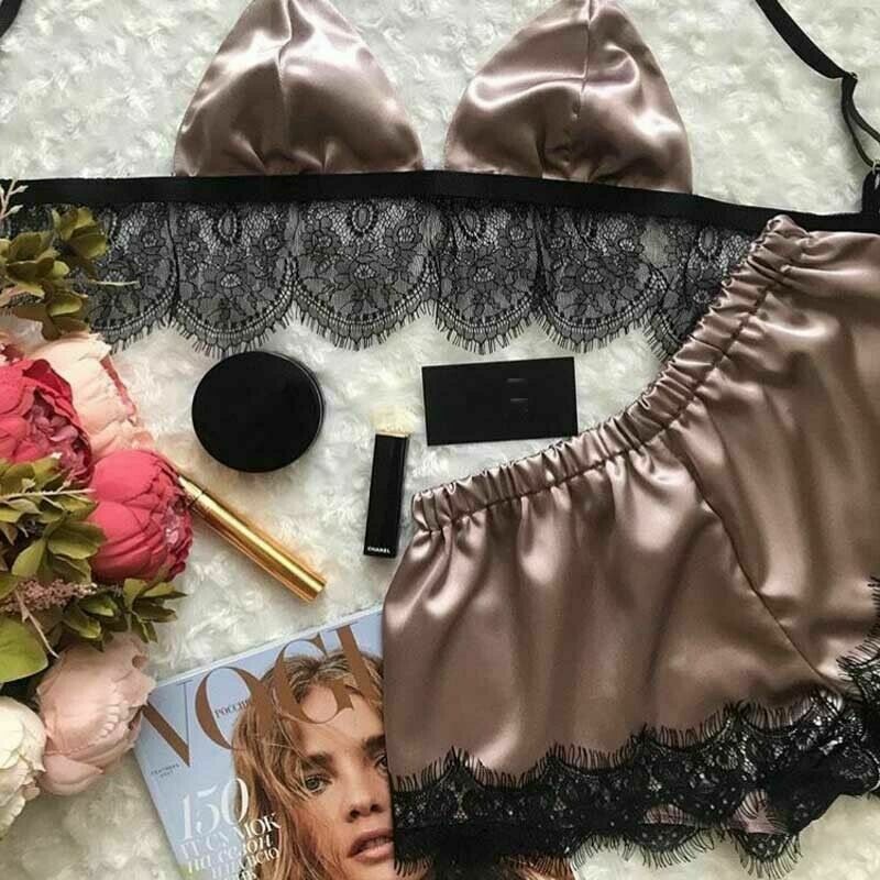 ’Aura’ Lace Satin 2 piece PJ set