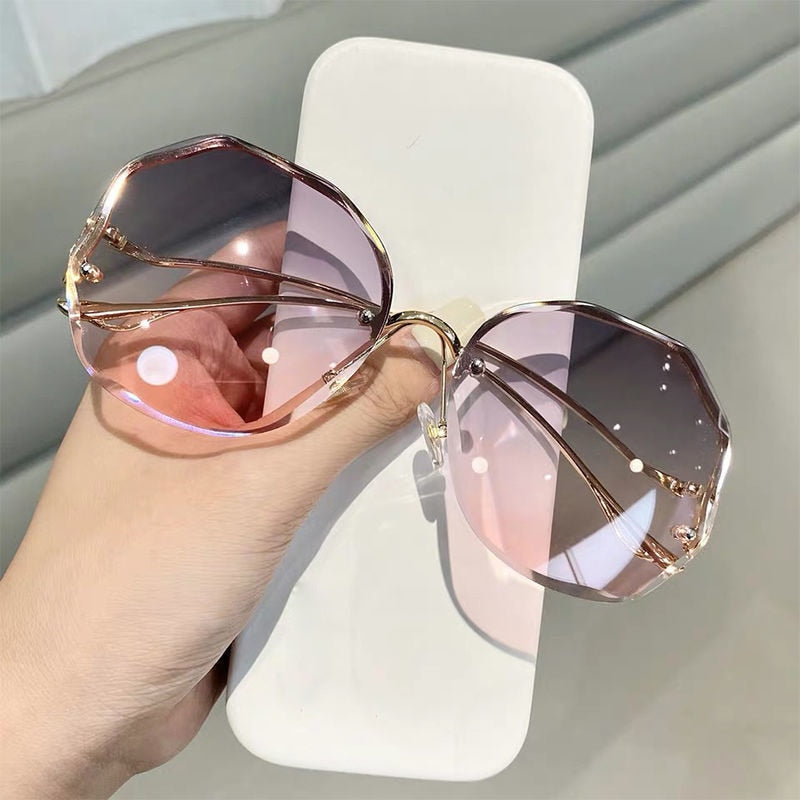 Gradient Sunglasses Water Cut Trimmed Lens